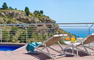 4-bedroom villa 616 m² in Altea for 2,146,000 €