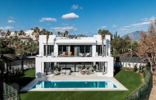 4-bedroom villa 538 m² in Estepona for 1,995,000 €