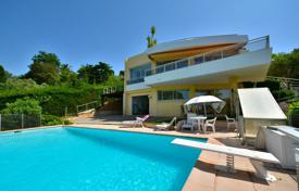 Nice Ouest, clarity and luminosity… a sunny designer villa, sea view with garage, solarium, and pool for 1,100,000 € Nice Ouest, clarity and luminosity… a sunny designer villa, sea view with garage, solarium, and pool for 1,100,000 €