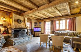 Traditional chalet with a sauna and a jacuzzi at 300 meters from a slope, Meribel, France for 13,500 € per week