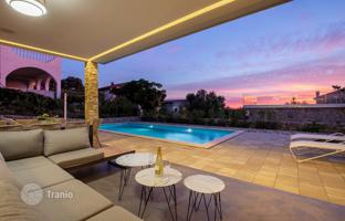 4-bedroom house 240 m² in Lun for 798,000 €