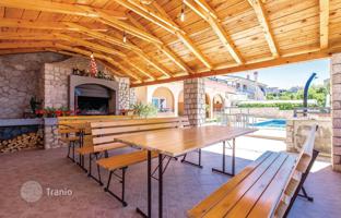 3-bedroom apartment 120 m² in Novi Vinodolski for 350,000 €