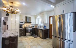 11-bedroom house in Scarborough for C$1,580,000