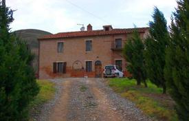 Well-groomed farm in Asciano, Tuscany, Italy for 2,900,000 €