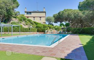 5-bedroom townhouse 245 m² in Mataro for 565,000 €