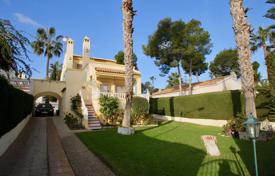 Detached villa next to Villamartin Golf for 329,000 €