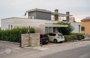 6-room villa 255 m² in Kavač for 895,000 €
