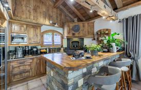 Wonderful 5 bedroom ski in chalet with south west exposure located in Meribel (A) for 3,780,000 €