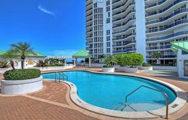 Condo – North Miami Beach, Florida, USA for $989,000