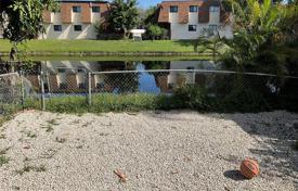 Townhome – North Lauderdale, Broward, Florida,  USA for $360,000