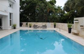 Cozy villa with a backyard, a pool, a relaxation area, a terrace and three garages, Coral Gables, USA for $2,995,000