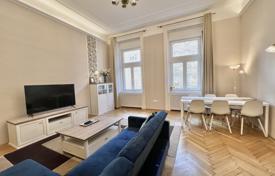 Renovated 124 m² Apartment for Sale in District 2 for 406,000 €