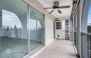 2-bedroom apartments in condo 100 m² in Boca Raton for $270,000