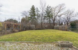 10-bedroom house in North York for C$1,925,000