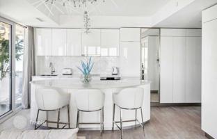 2-bedroom apartment in Queens Quay East for C$1,319,000