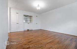 13-bedroom house in Etobicoke for C$2,439,000
