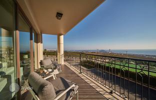 Modern apartments with sea views in a residence area with swimming pool and equestrian club, Beylikduzu, Istanbul, Turkey for From 14,560,000 TRY