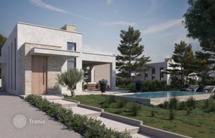 6 new objects in residential complex in Souni-Zanakia for From 160,000 €
