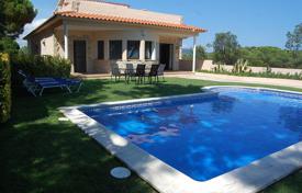 Houses for sale in Lloret de Mar. Villa with a fireplace, a pool, a garden, and a terrace with a panoramic sea and mountain view, in a quiet district of Lloret de Mar, Spain Houses for sale in Lloret de Mar. Villa with a fireplace, a pool, a garden, and a terrace with a panoramic sea and mountain view, in a quiet district of Lloret de Mar, Spain