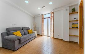 Studio with a large terrace and extension potential in the centre of Adeje, Tenerife, Spain for 160,000 €