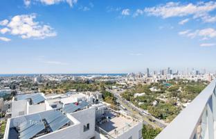 5-bedroom penthouse 142 m² in Tel Aviv for $2,273,000