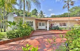 Comfortable villa with a patio, a pool and a garage, Pinecrest, USA for $1,200,000