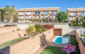 Three-storey house with a pool, a garden and a garage in Castellar del Valles, Barcelona, Spain for 449,000 €