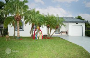 3-bedroom house 186 m² in Miami for $690,000