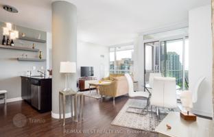 3-bedroom apartment in Dundas Street West for C$941,000