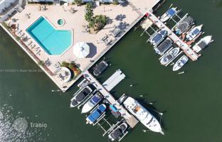 2-bedroom apartments in condo 148 m² in Hallandale Beach for $618,000