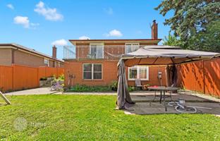 8-bedroom house in Etobicoke for C$1,412,000