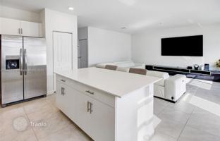 5-bedroom house 352 m² in Miami for $890,000