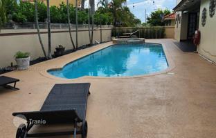 6-bedroom house 311 m² in West End for $1,150,000