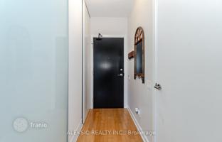 4-bedroom apartment in Charles Street East for C$916,000