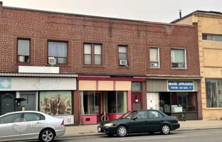 7-bedroom townhouse in Dundas Street West for C$1,570,000
