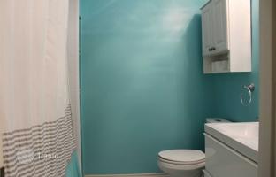 9-bedroom townhouse in Dufferin Street for C$2,306,000