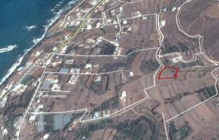 Land plot 2,351 m² in Pomos for 475,000 €