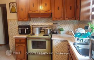 10-bedroom townhouse in North York for C$1,314,000