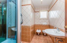 KRK ISLAND, near Dobrinje — House with a swimming pool and a beautifully landscaped garden for 625,000 €