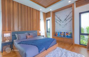 2-bedroom villa 192 m² in Mueang Phuket for $706,000