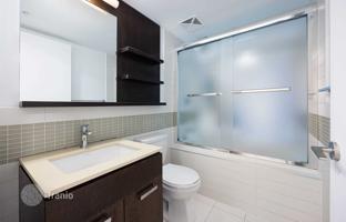 3-bedroom apartment in Adelaide Street West for C$1,079,000