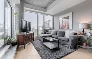 5-bedroom apartment in Bathurst Street for C$907,000