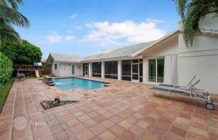 5-bedroom house 461 m² in Palmetto Bay for $1,599,000
