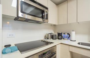 2-bedroom apartments in condo 96 m² in Hallandale Beach for $560,000
