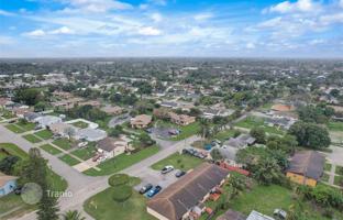 2-bedroom apartments in condo 94 m² in Palm Beach County for $260,000