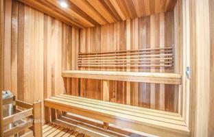 5-bedroom apartment in McGill Street for C$957,000