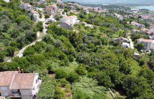 Land plot 1,240 m² in Tivat city for 685,000 €