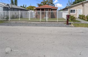 3-bedroom house 70 m² in Miami for $390,000