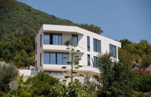 6-room villa 400 m² in Tivat city for 2,400,000 €