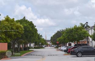 3-bedroom apartments in condo 132 m² in Miami Gardens for $329,000